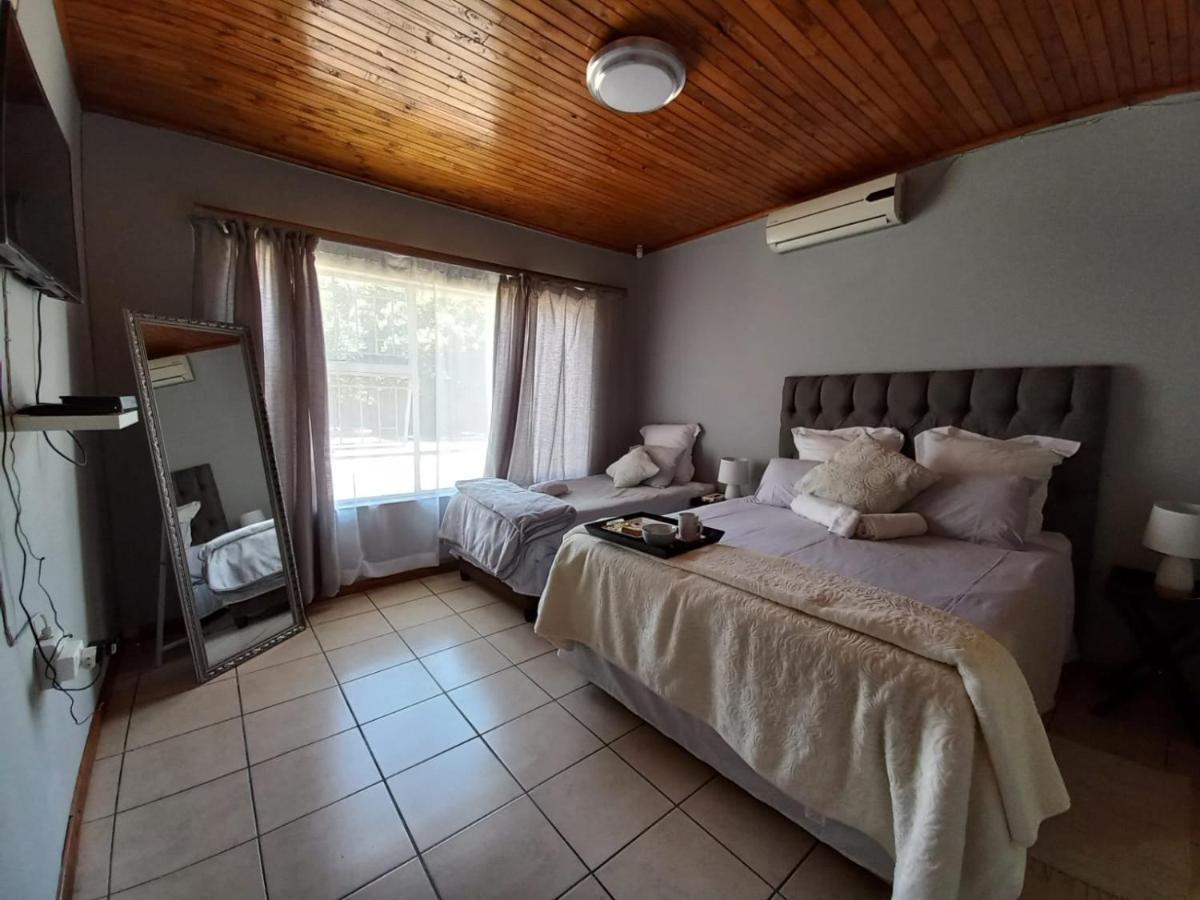Meyiwa Guest Palace Нюкасъл Екстериор снимка